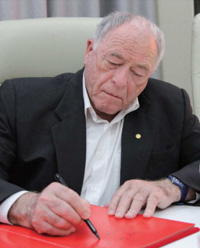 UB8(�й���)���Źٷ���վ